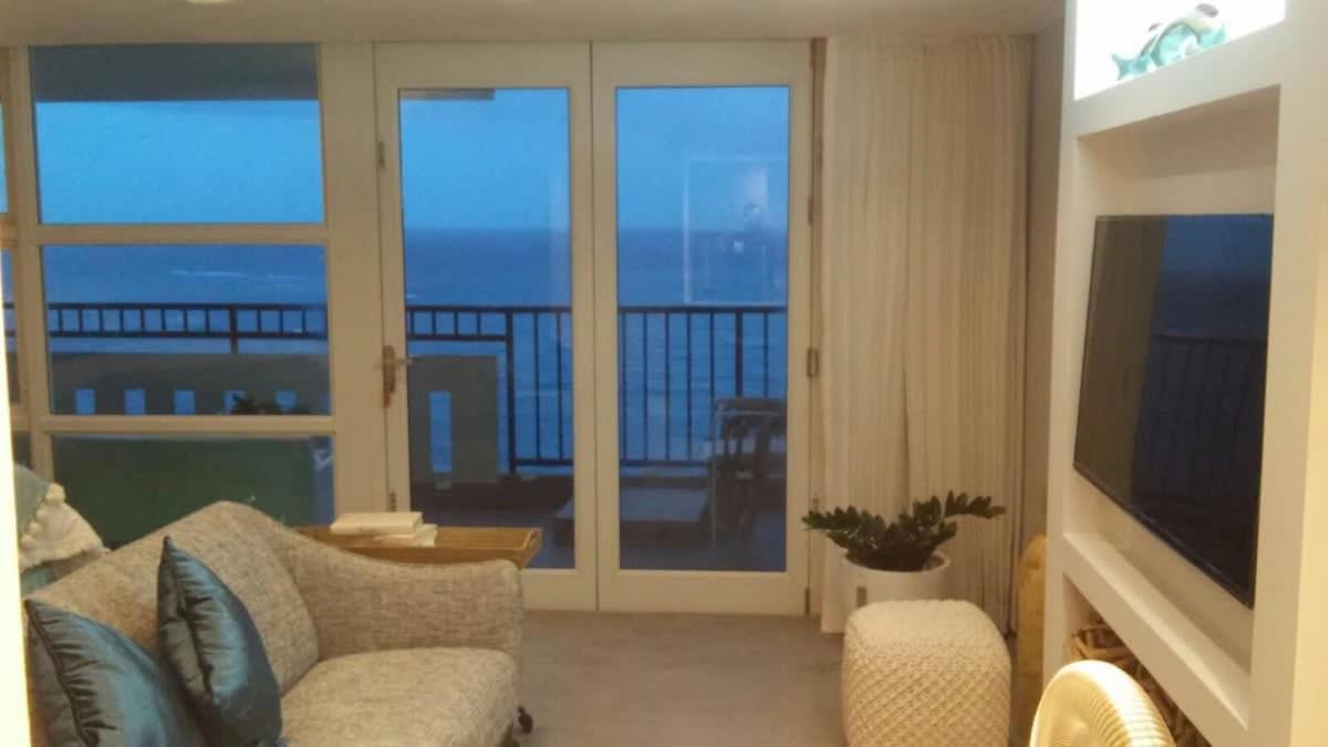 Enchanted 17 Jewel Beachfront Luquillo -Pool Екстериор снимка