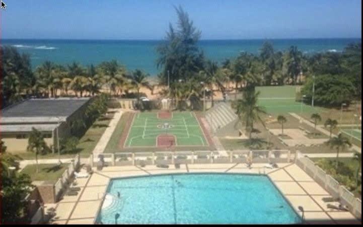 Enchanted 17 Jewel Beachfront Luquillo -Pool Екстериор снимка
